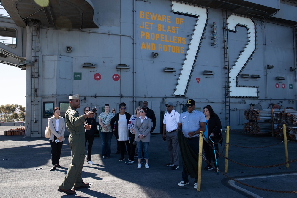 Abraham Lincoln hosts Navy Office of Legislative Affairs liaisons