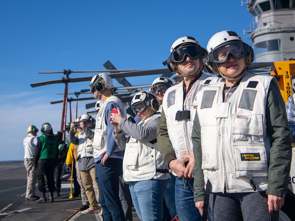 USS Carl Vinson (CVN 70) Hosts Visitors from the Office of Legislative Affairs in the Pacific Ocean