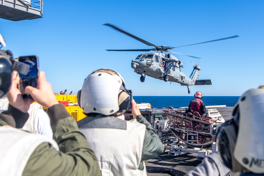 USS Carl Vinson (CVN 70) Hosts Visitors from the Office of Legislative Affairs in the Pacific Ocean