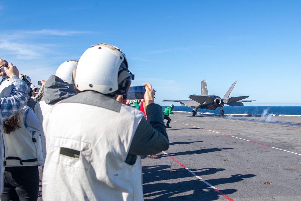 USS Carl Vinson (CVN 70) Sailors Host Visitors from the Office of Legislative Affairs in the Pacific Ocean