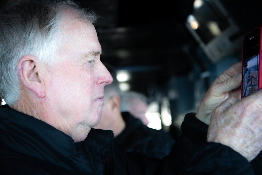 USS Carl Vinson (CVN 70) Sailors Host Dan Quayle in the Pacific Ocean