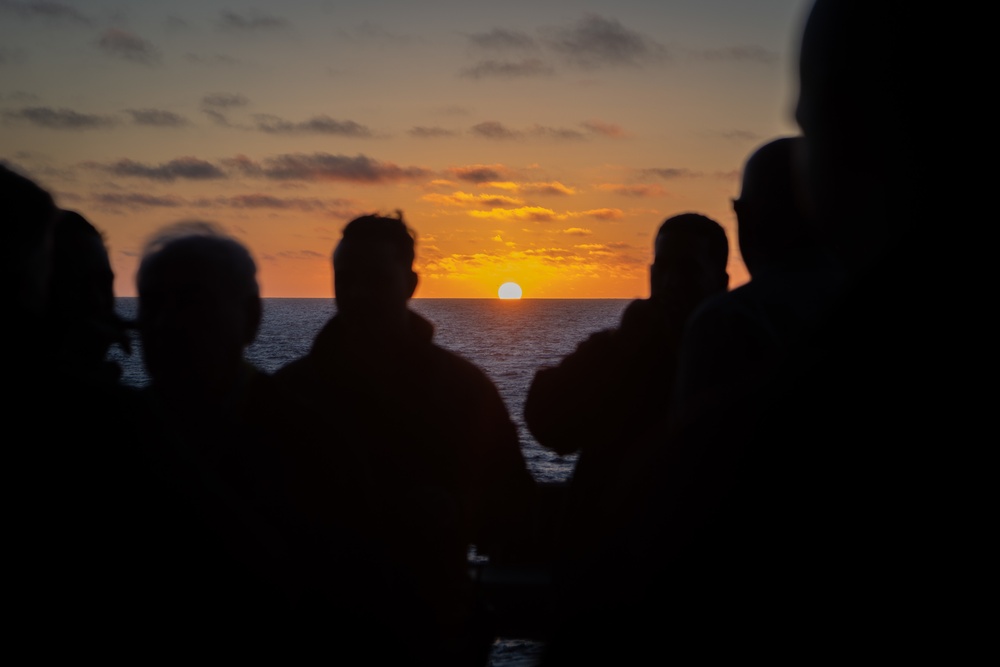 USS Carl Vinson (CVN 70) Sailors Host Dan Quayle in the Pacific Ocean