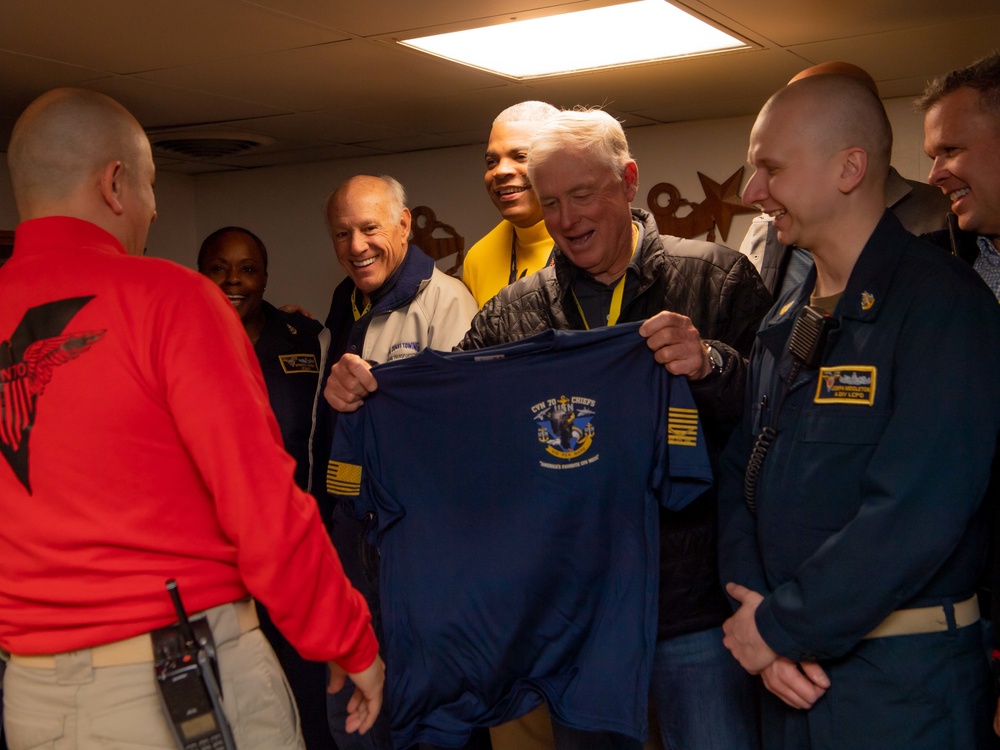 USS Carl Vinson (CVN 70) Sailors Host Dan Quayle in the Pacific Ocean