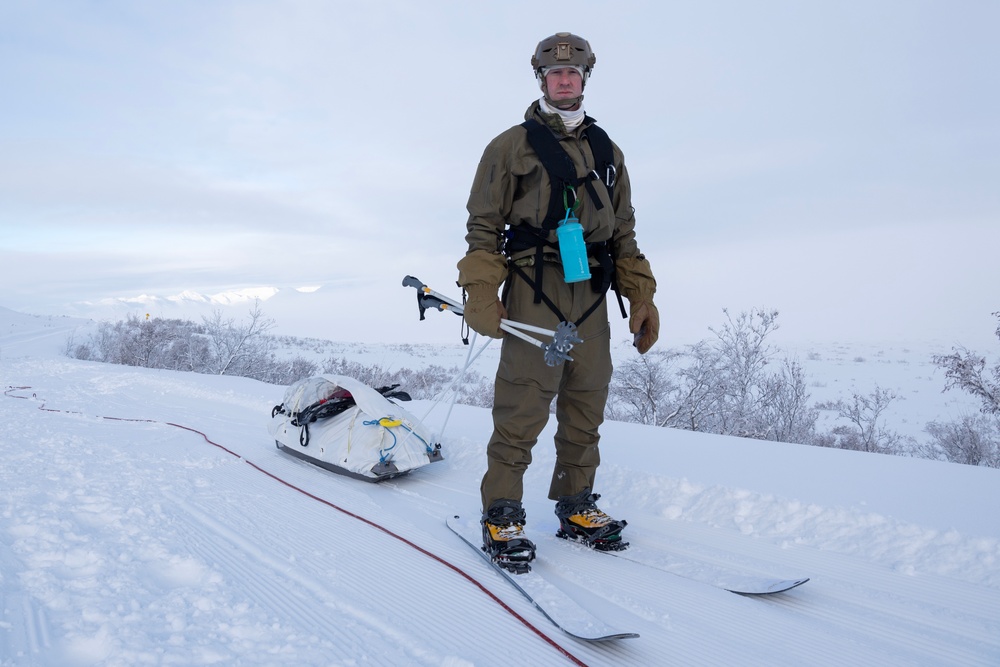 3rd ASOS special warfare Airmen conduct unsupported, sustained cold-weather training during Operation Agipen 2: Part III