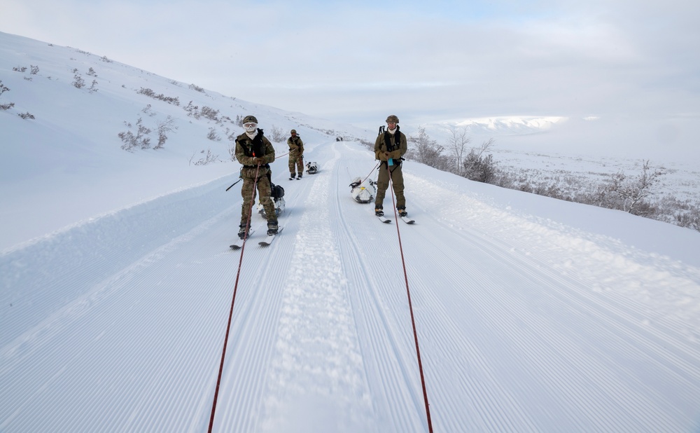 3rd ASOS special warfare Airmen conduct unsupported, sustained cold-weather training during Operation Agipen 2: Part I