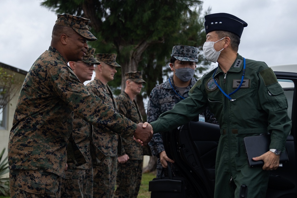 Japanese Southwestern Air Defense Force Visits MACS-4  