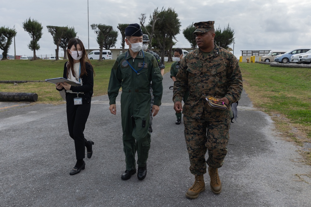 Japanese Southwestern Air Defense Force Visits MACS-4  