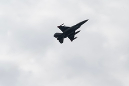 F-16, KF-16 Fighting Falcons soar over Kunsan Air Base