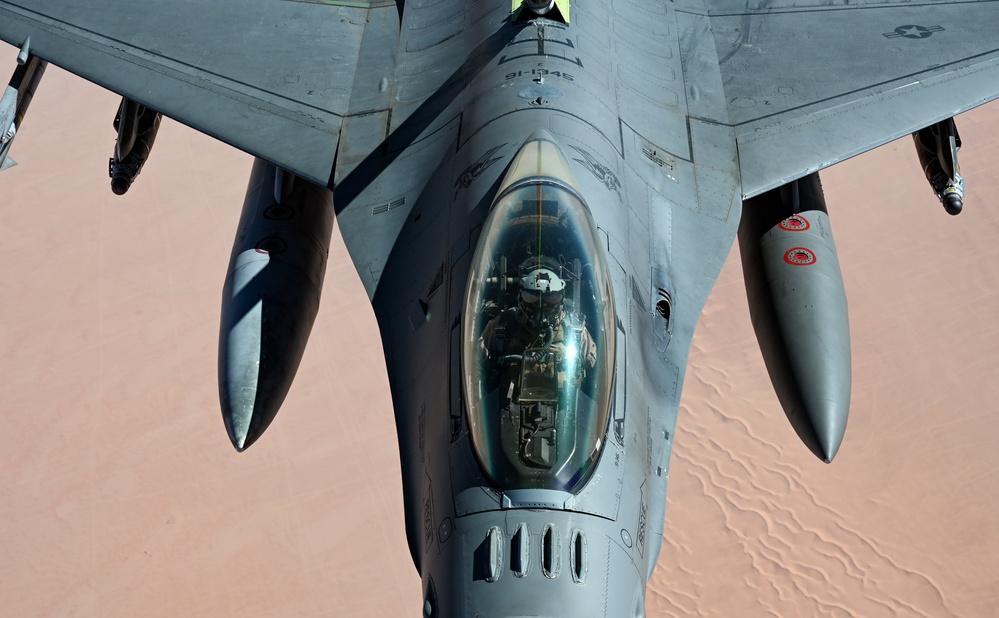 91st EARS refuels F-16s patrolling CENTCOM AOR