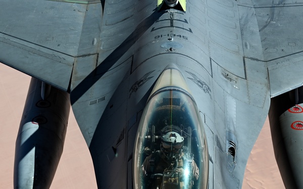 91st EARS refuels F-16s patrolling CENTCOM AOR