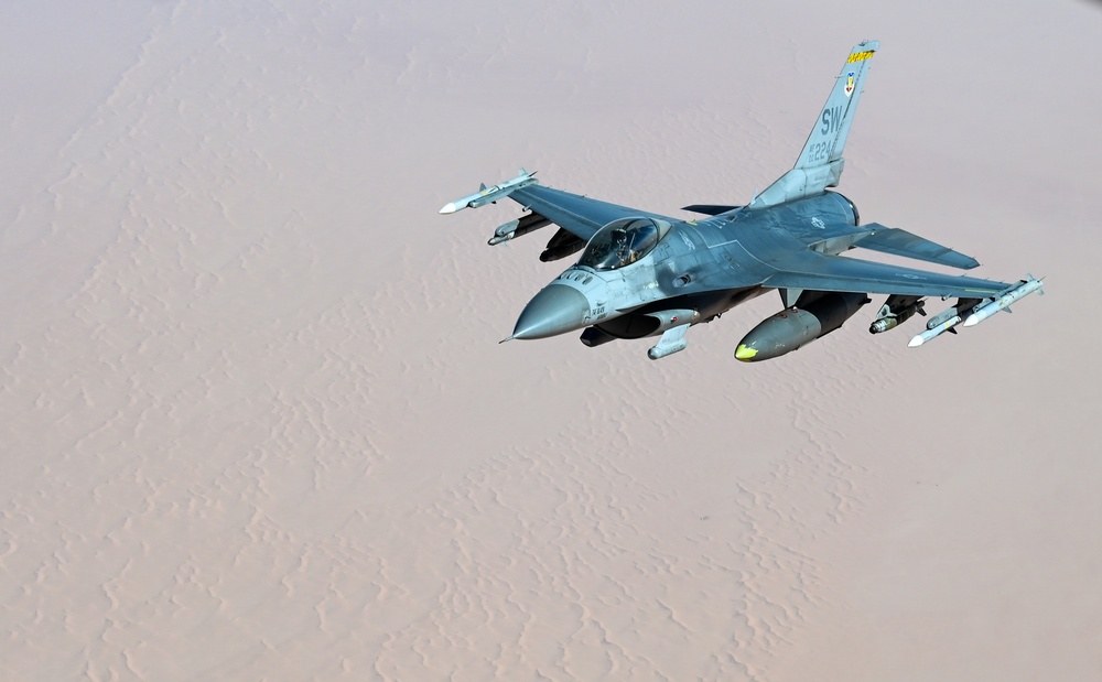 91st EARS refuels F-16s patrolling CENTCOM AOR