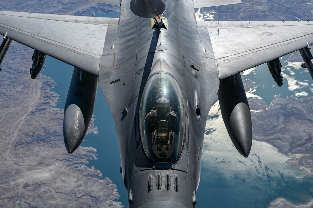 91st EARS refuels F-16s patrolling CENTCOM AOR