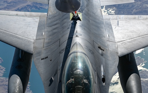 91st EARS refuels F-16s patrolling CENTCOM AOR
