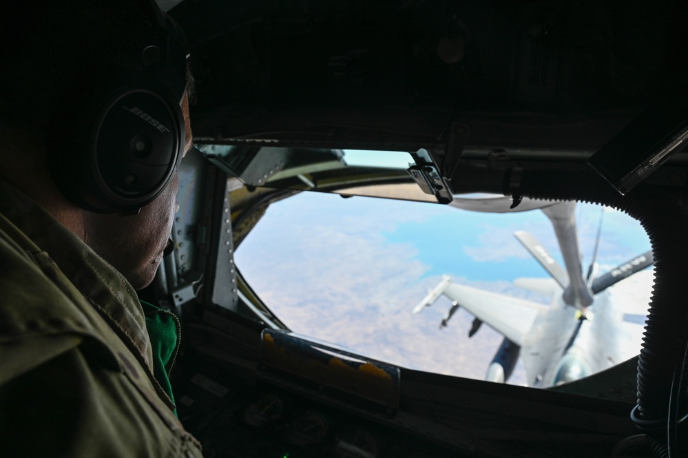 91st EARS refuels F-16s patrolling CENTCOM AOR