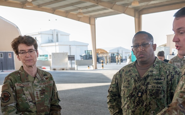 USTRANSCOM Commander Visits AUAB