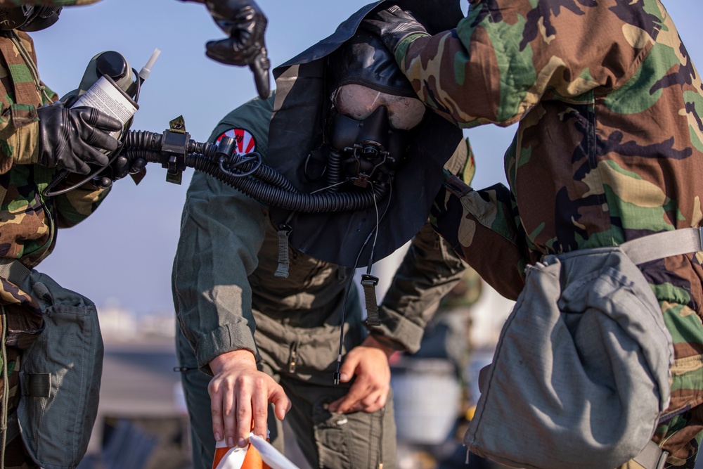 DVIDS - Images - VMGR-152 Conducts Flight Line CBRN Training [Image 7 Of 9]