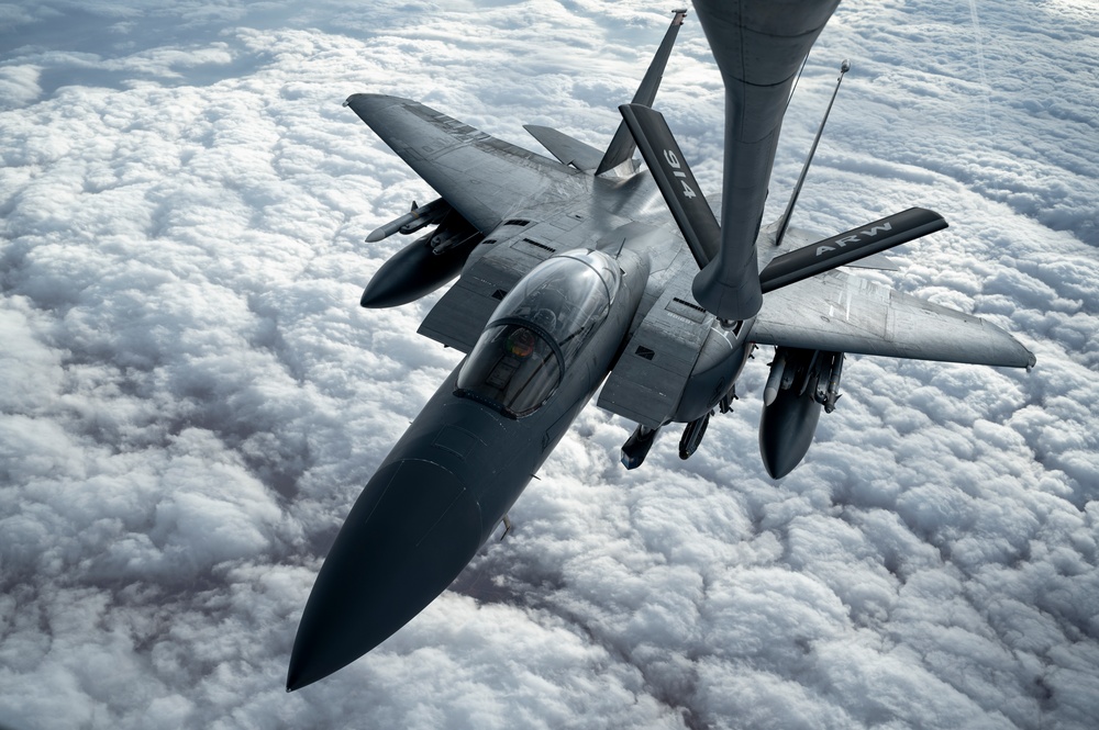 Dvids Images St Ears Refuels F E Strike Eagles Image Of