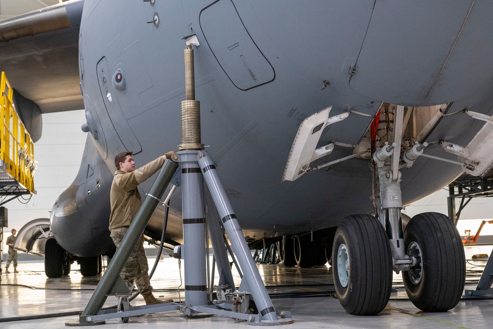 167th Maintainers Conduct Landing Gear Inspection