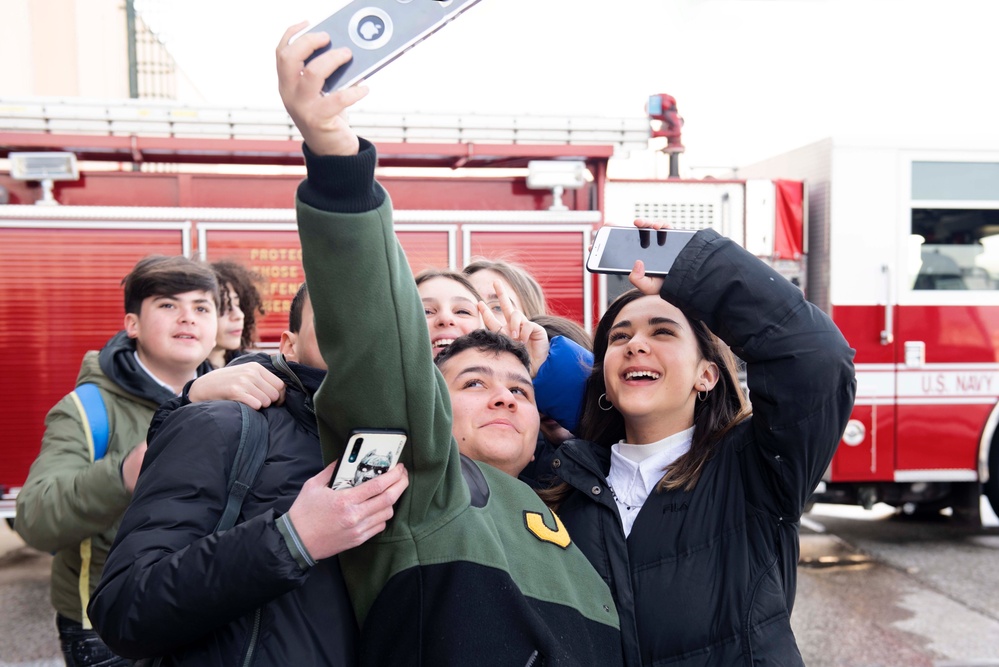 Italian Students Visit NSA Naples