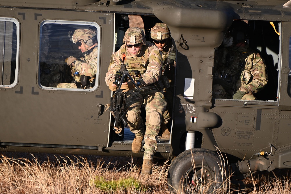 1st Battalion 114th Infantry conducting Air Assault Training on range 61, 10 February 2023.