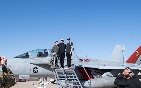 VFA-97, VFA-122, VAQ-129 arrive in Arizona ahead of Super Bowl LVII