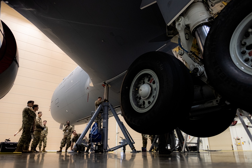 305th MXS becomes fully-qualified with KC-46