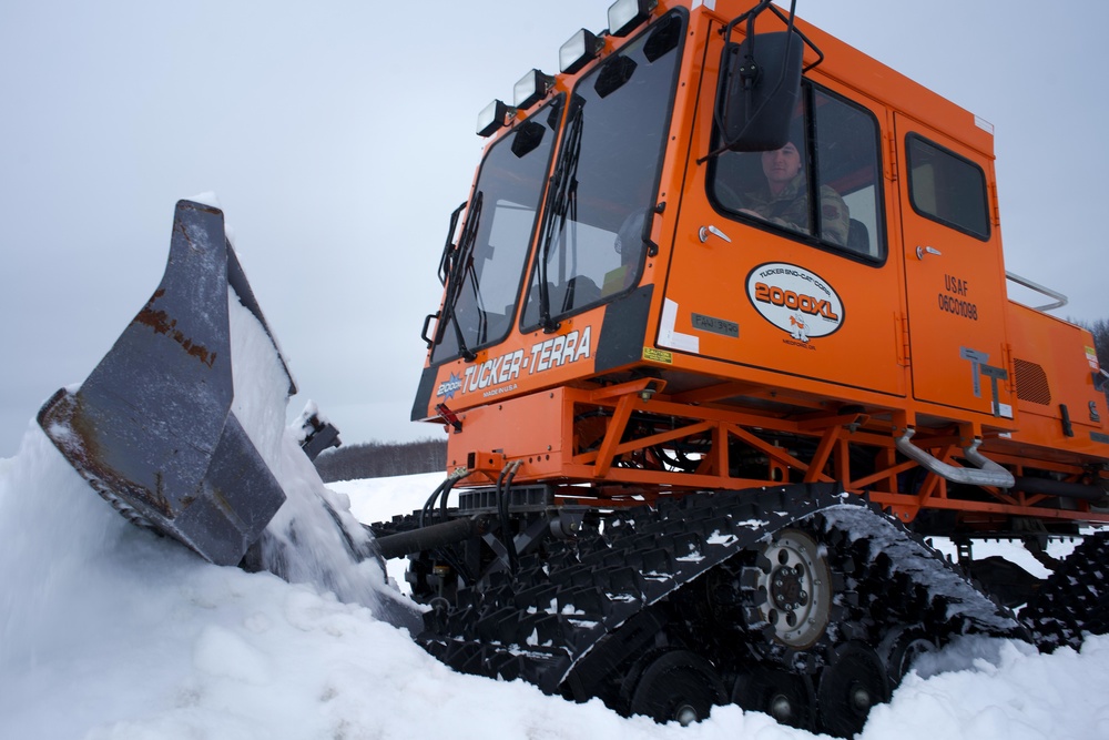 176th Wing Airmen Stay Warm During Operation Deep Freeze