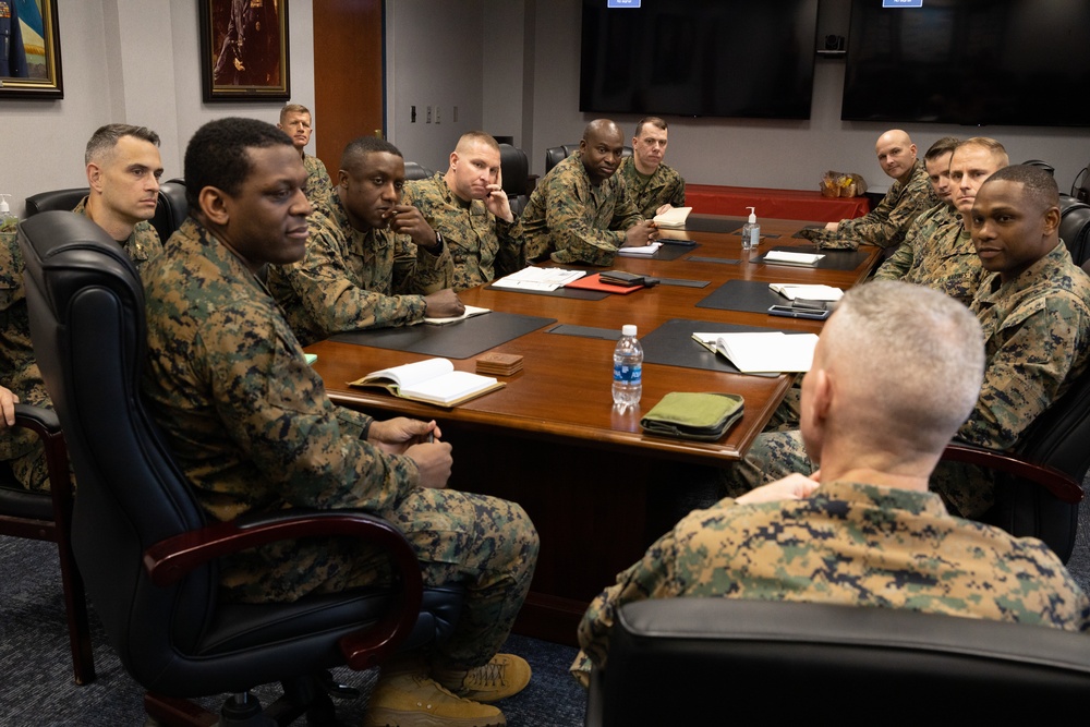 Assistant Commandant of the Marine Corps Gen. Eric M. Smith visits Marines of Alabama