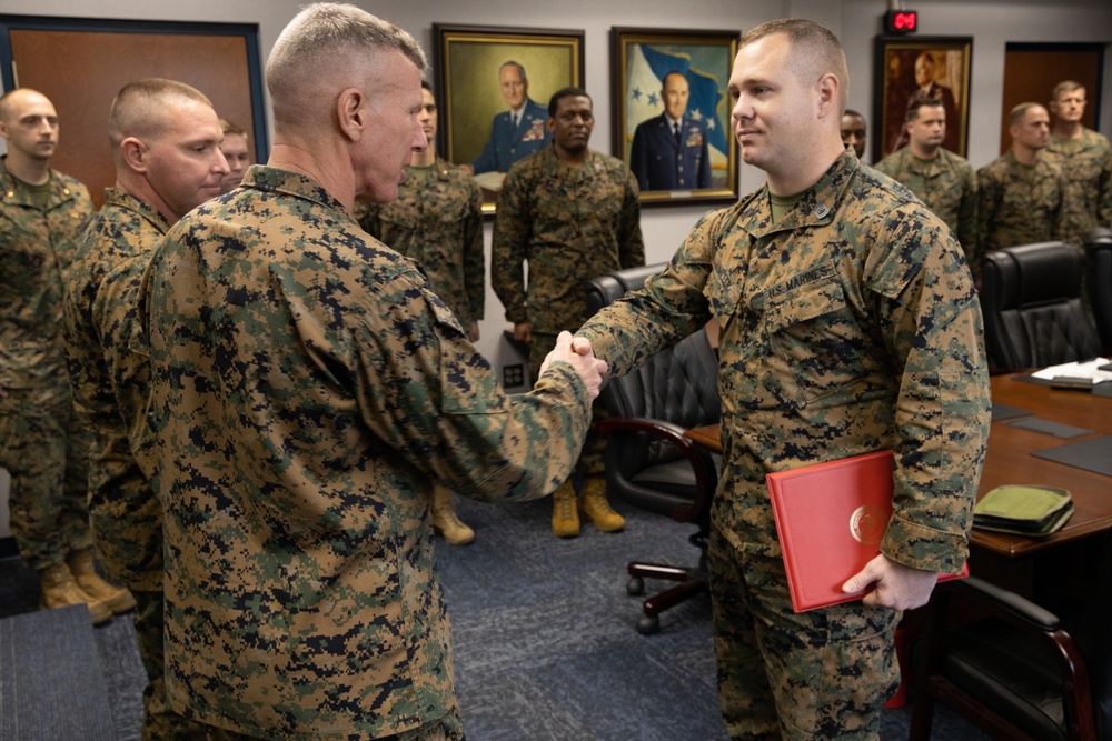 Assistant Commandant of the Marine Corps Gen. Eric M. Smith visits Marines of Alabama