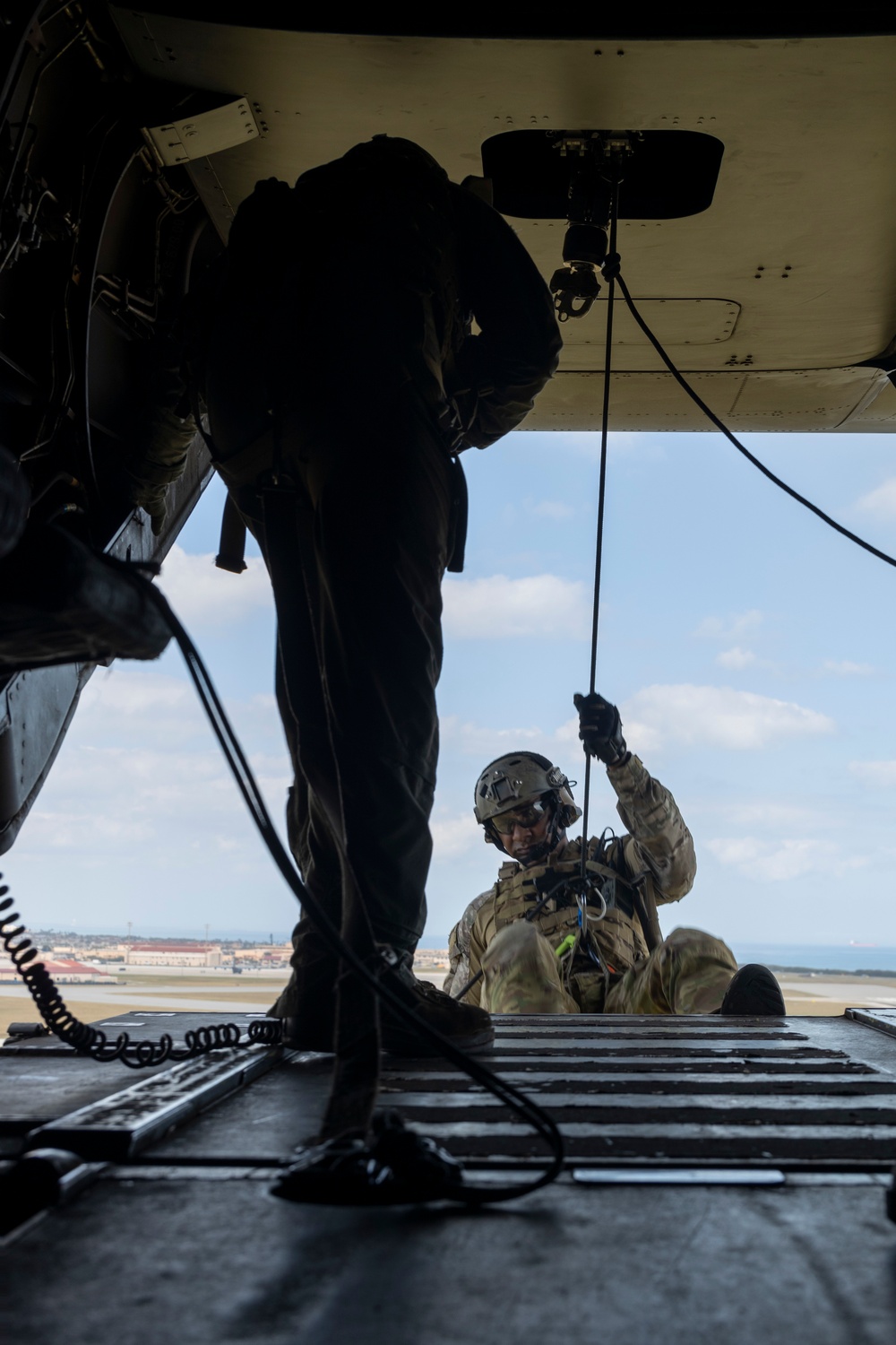 U.S. Marines and Airmen conduct Alternate Insertion &amp; Extraction exercises