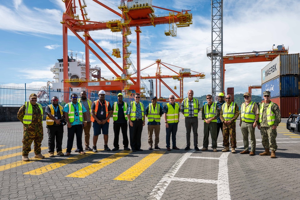 CDRUSINDOPACOM travels to Papua New Guinea