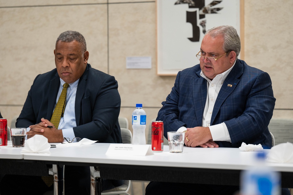 CDRUSINDOPACOM travels to Papua New Guinea