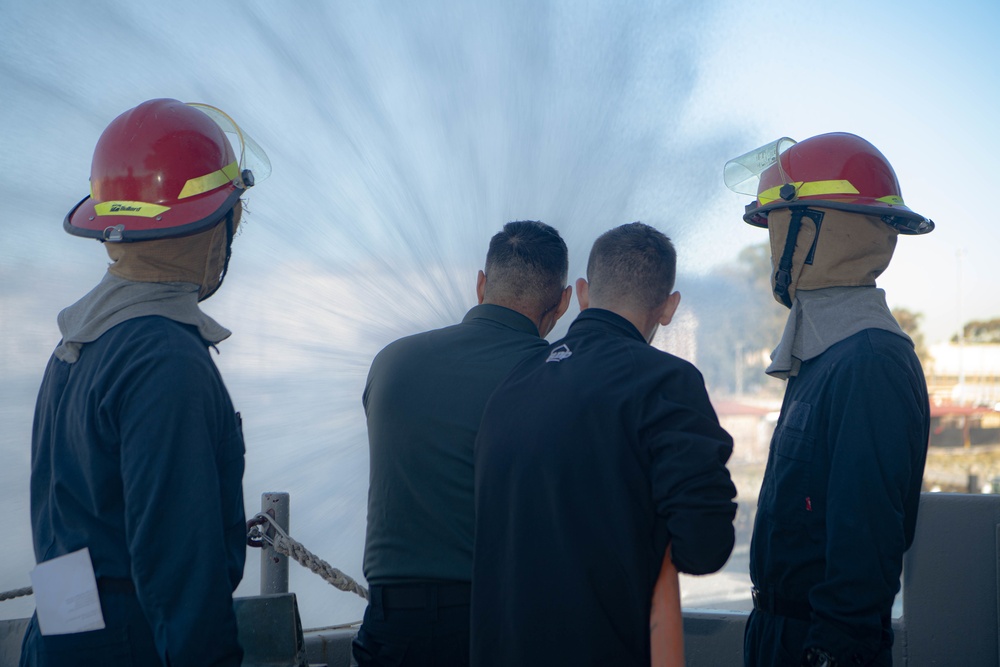USS Carl Vinson (CVN70) Conducts In-Port Tours