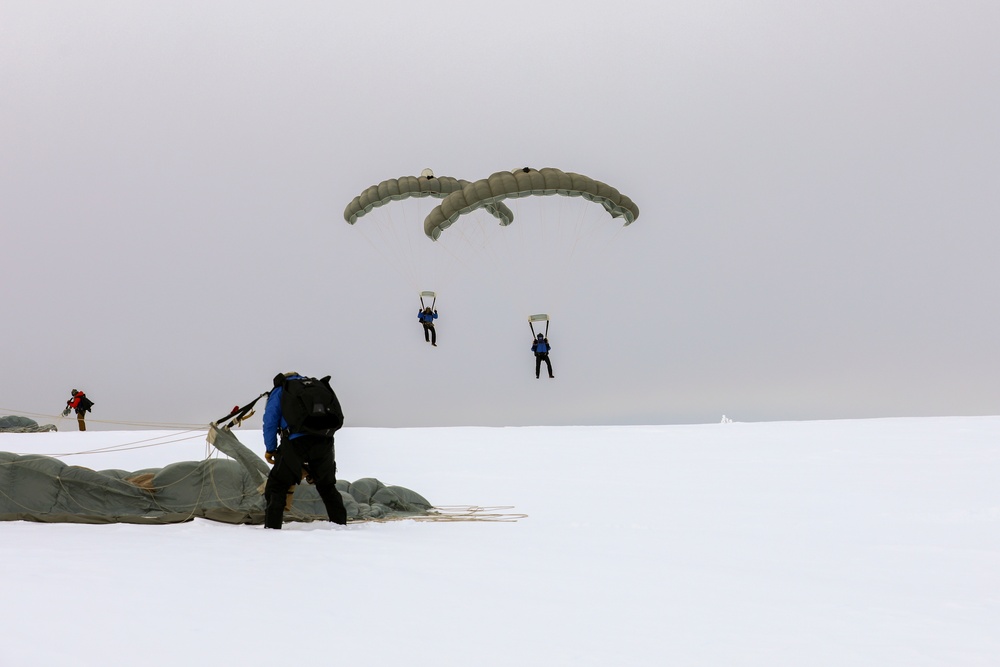 176th extends Arctic reach with jump, hoist and aerial refuel training