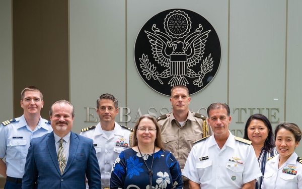 CDRUSINDOPACOM travels to Fiji