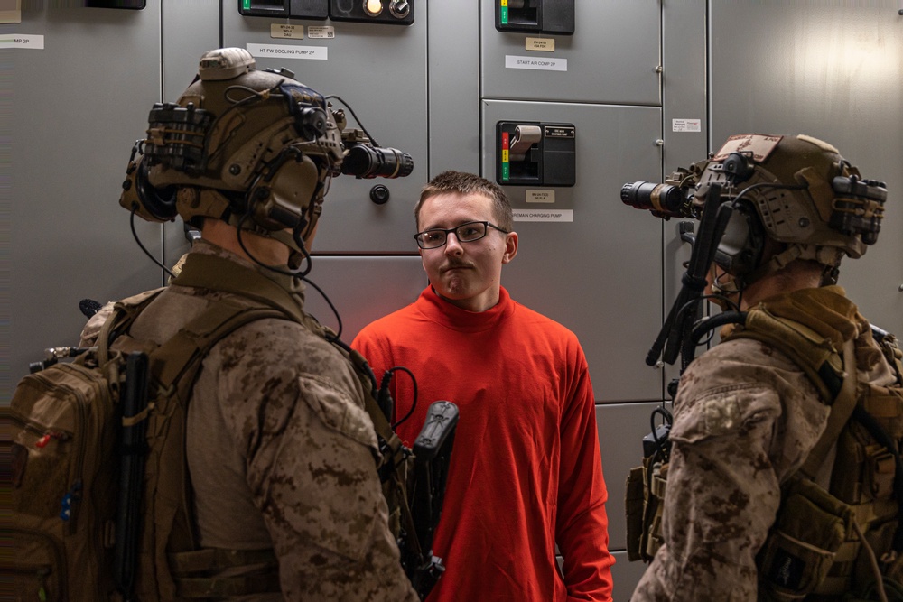 31st MEU conducts VBSS aboard the USS Miguel Keith