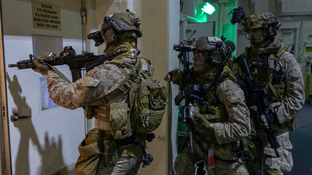 31st MEU conducts VBSS aboard the USS Miguel Keith