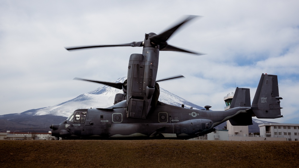 Fuji Viper 23.2: V34 Marines conduct On and Off Drills and Casualty Evacuations