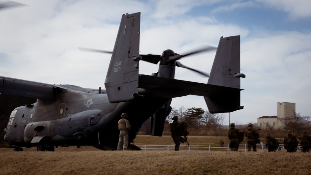 Fuji Viper 23.2: V34 Marines conduct On and Off Drills and Casualty Evacuations