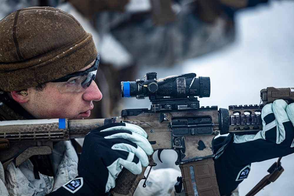 MRF-E Marines conduct live-fire range