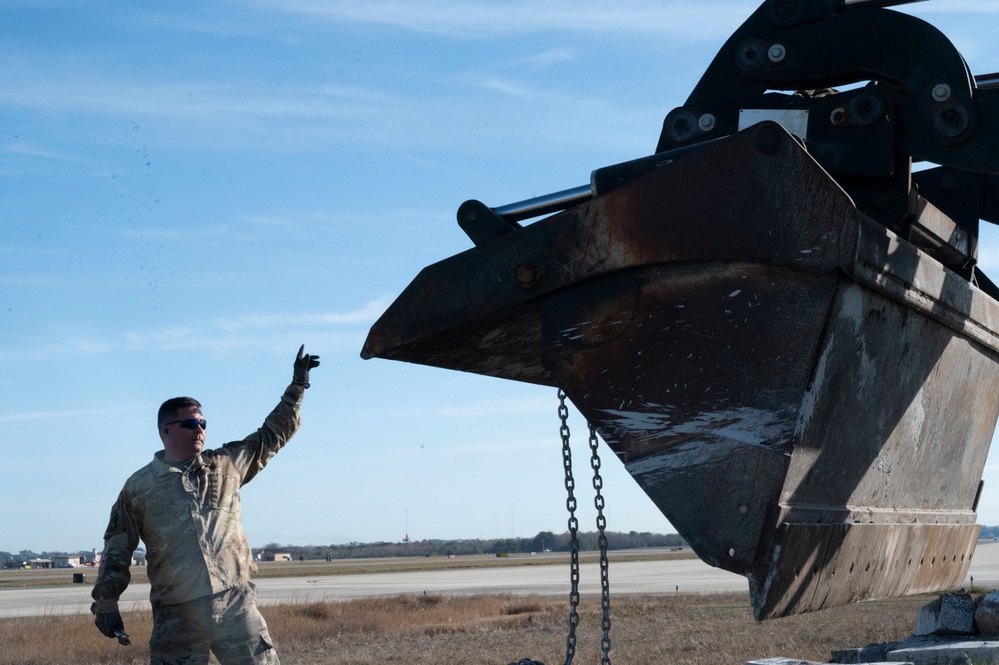 Florida Guard modernizes Navy airfield