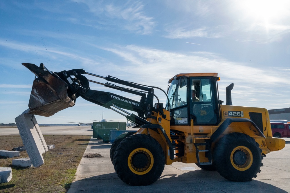 Florida Guard modernizes Navy airfield