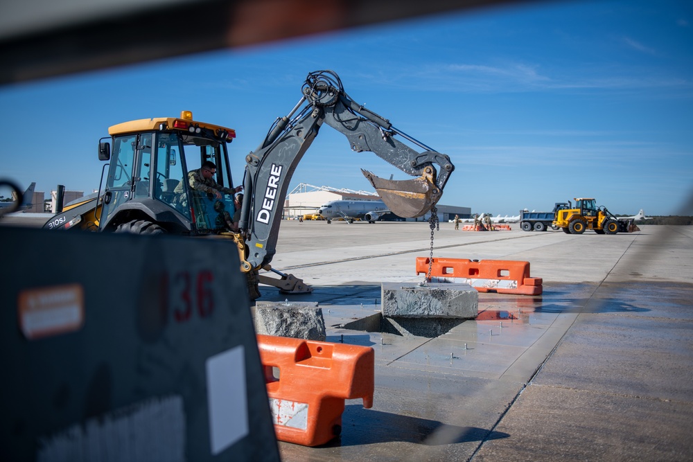 Florida Guard modernizes Navy airfield