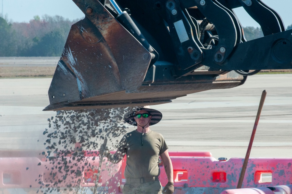 Florida Guard modernizes Navy airfield