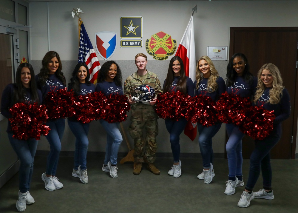 DVIDS - Images - Houston Texans Cheerleaders Visit Camp Kosciuszko [Image 6  of 6]