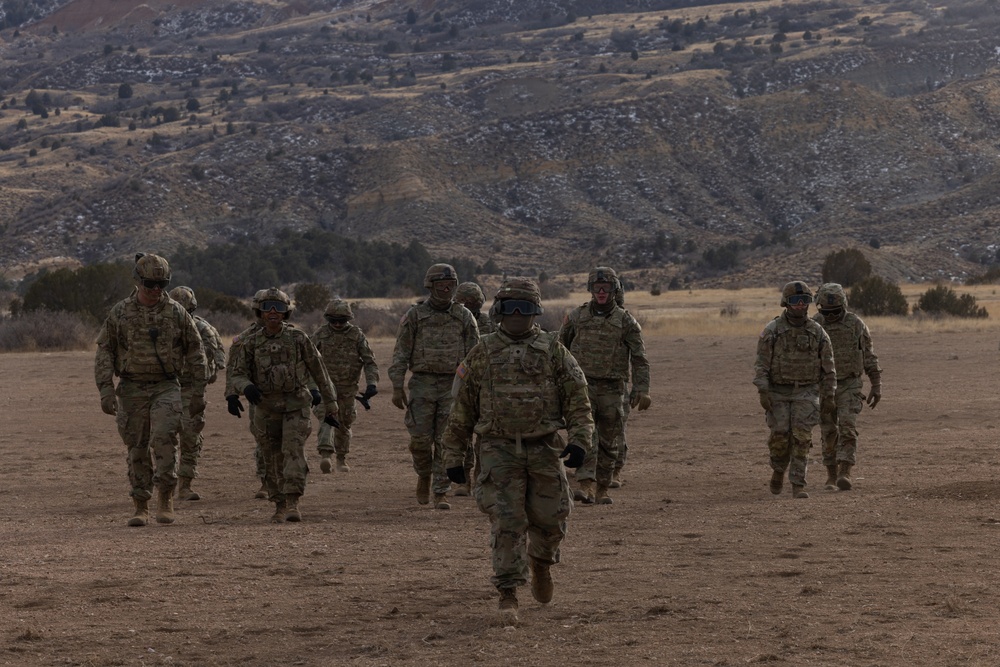 U.S. Marines with HMH-464 conduct external lifts