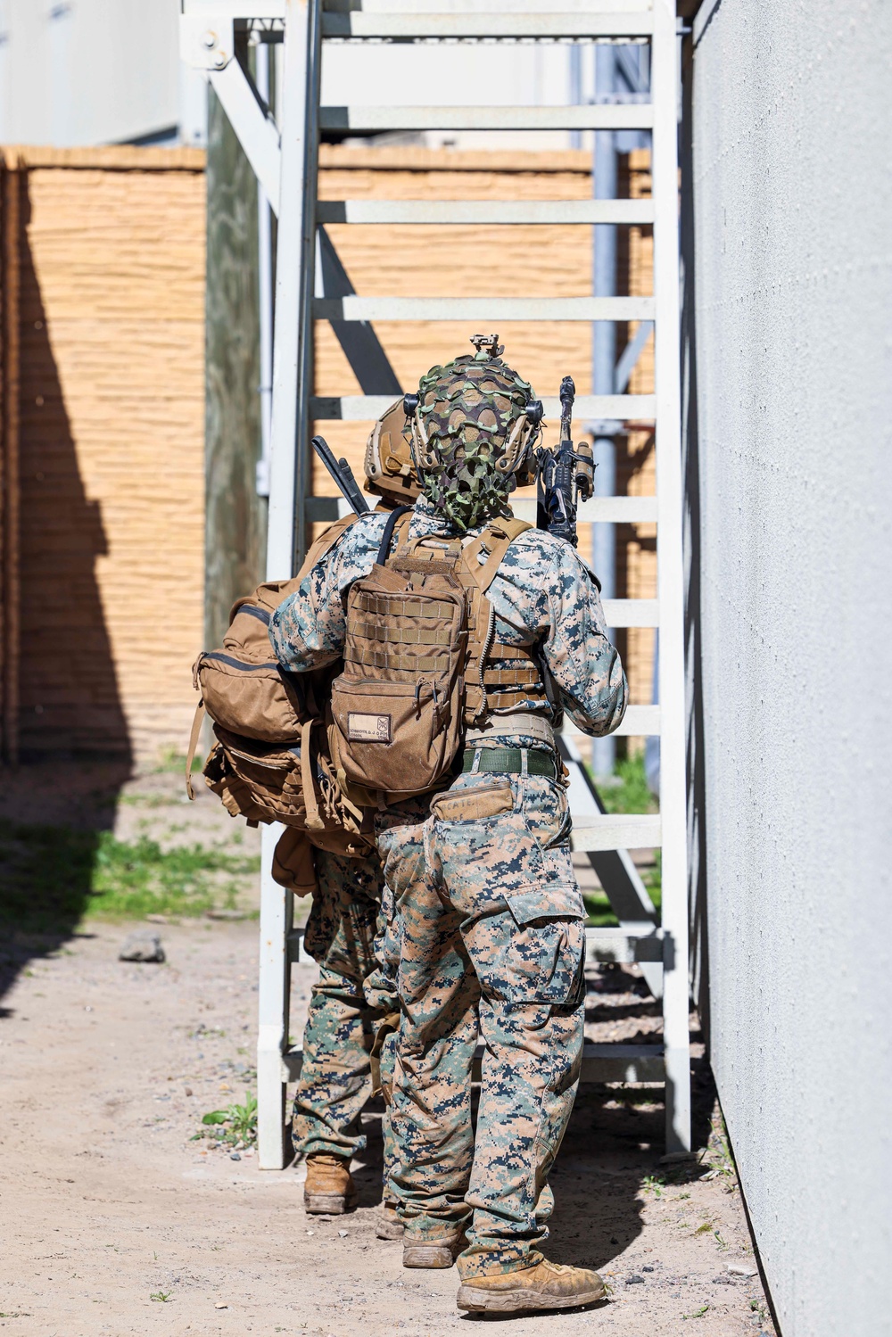 2nd Battalion, 1st Marines conduct a simulated air assault raid