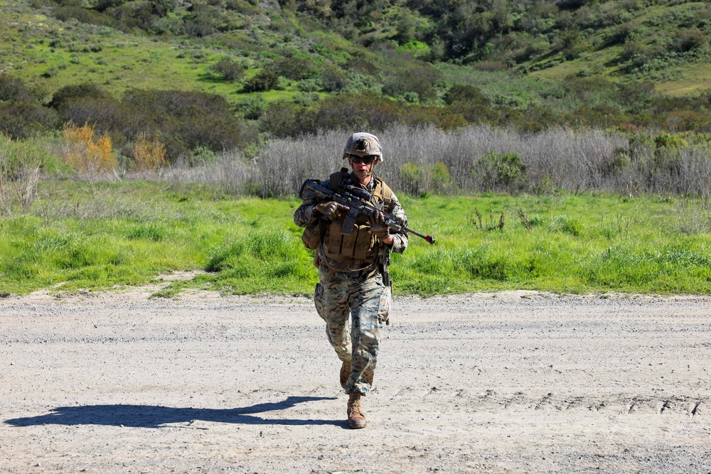 2nd Battalion, 1st Marines conduct a simulated air assault raid