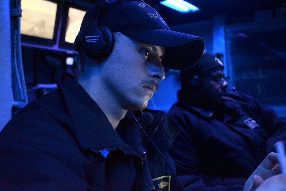 USS Antietam (CG 54) Training Officer Coordinates Air Defense During Simulated Exercise