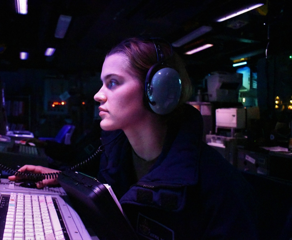 USS Antietam (CG 54) Sonar Technician (Surface) Interprets and Logs Sonar Information During Submarine Familiarization Exercise